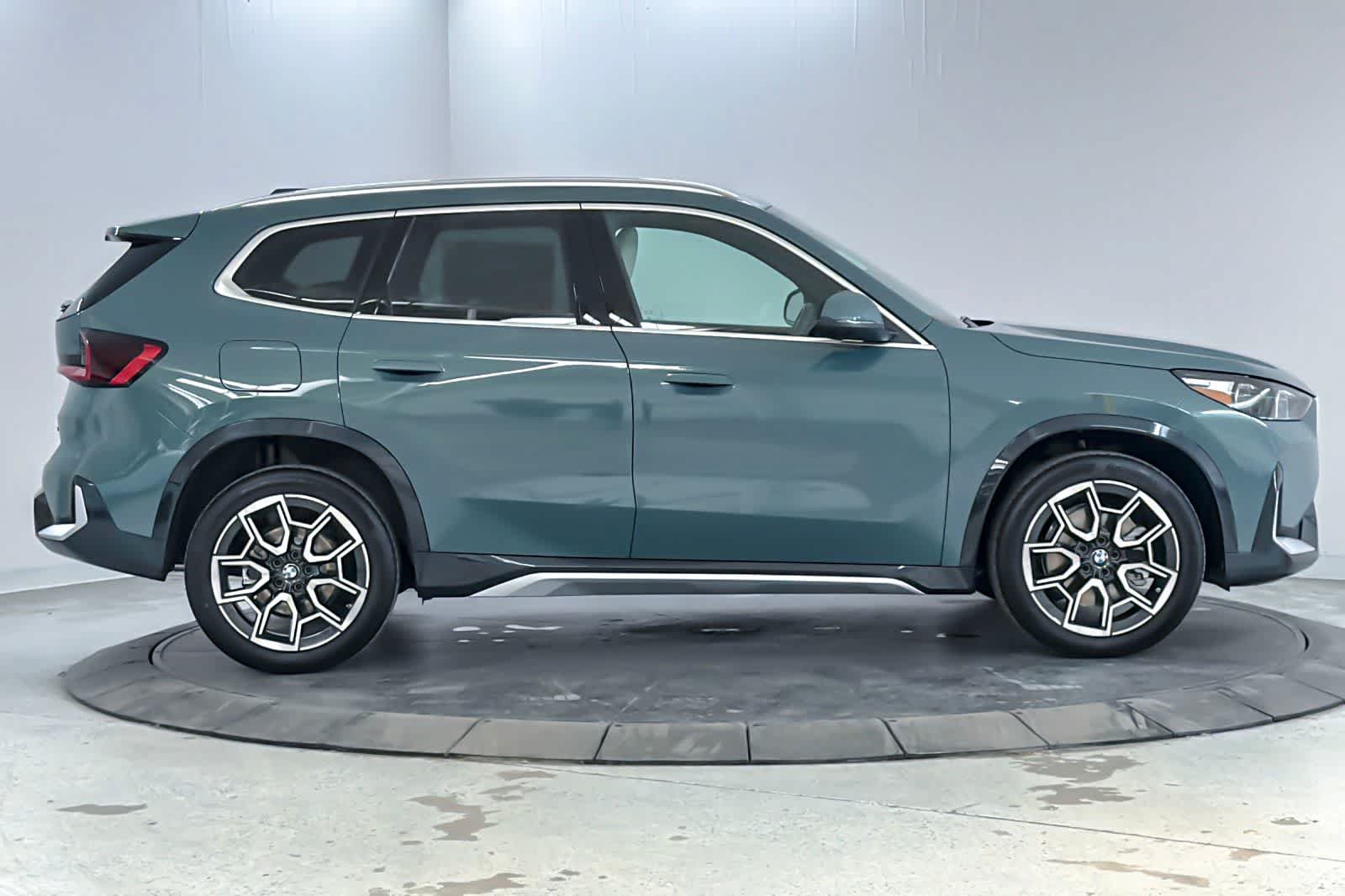 New 2027 BMW X1 xDrive28i w/ Technology Package AWD/4WD image 8