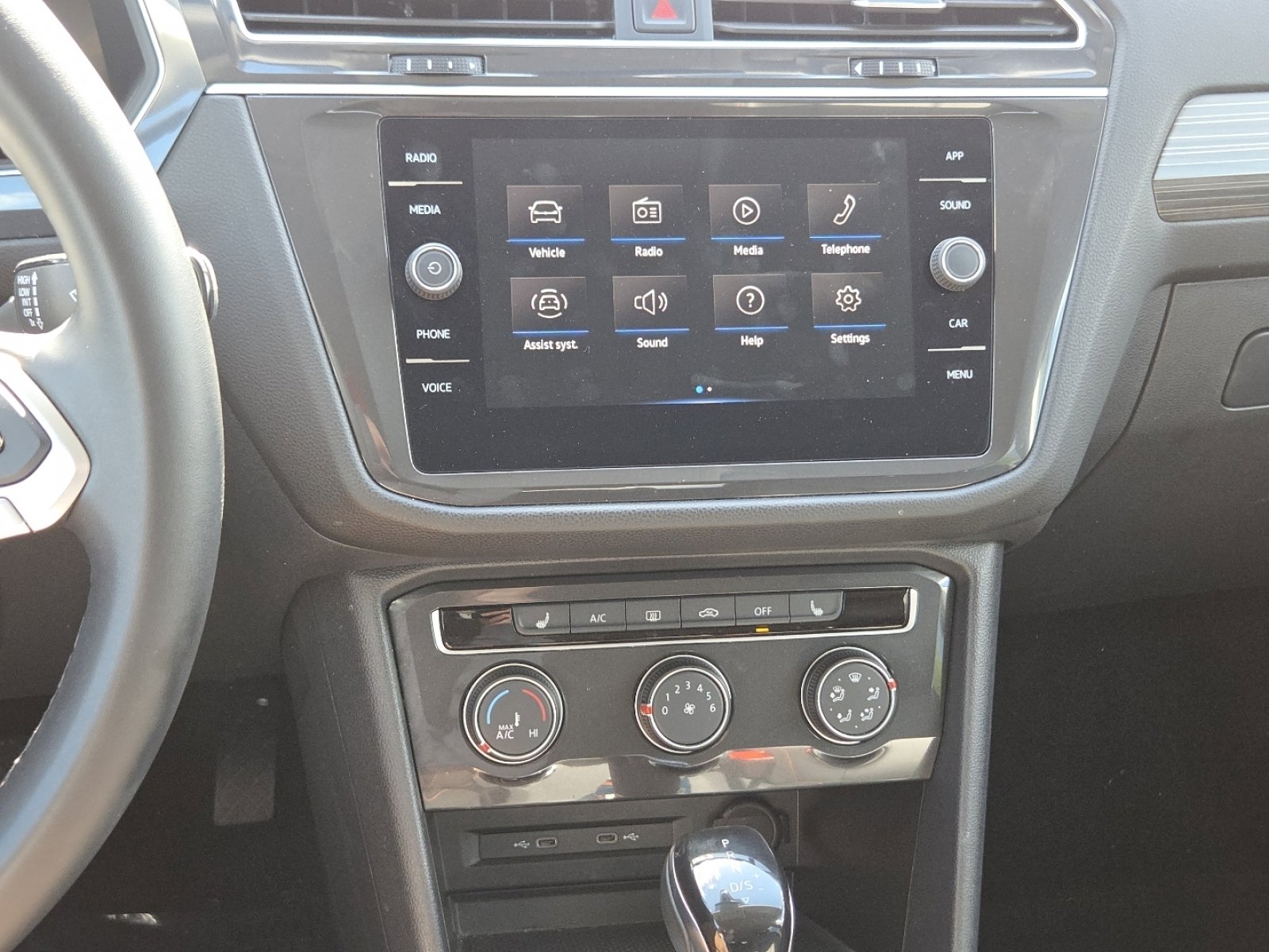 Used 2024 Volkswagen Tiguan Wolfsburg Edition AWD/4WD image 32