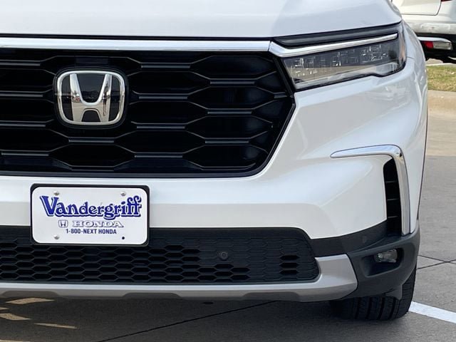 New 2025 Honda Pilot Touring image 9