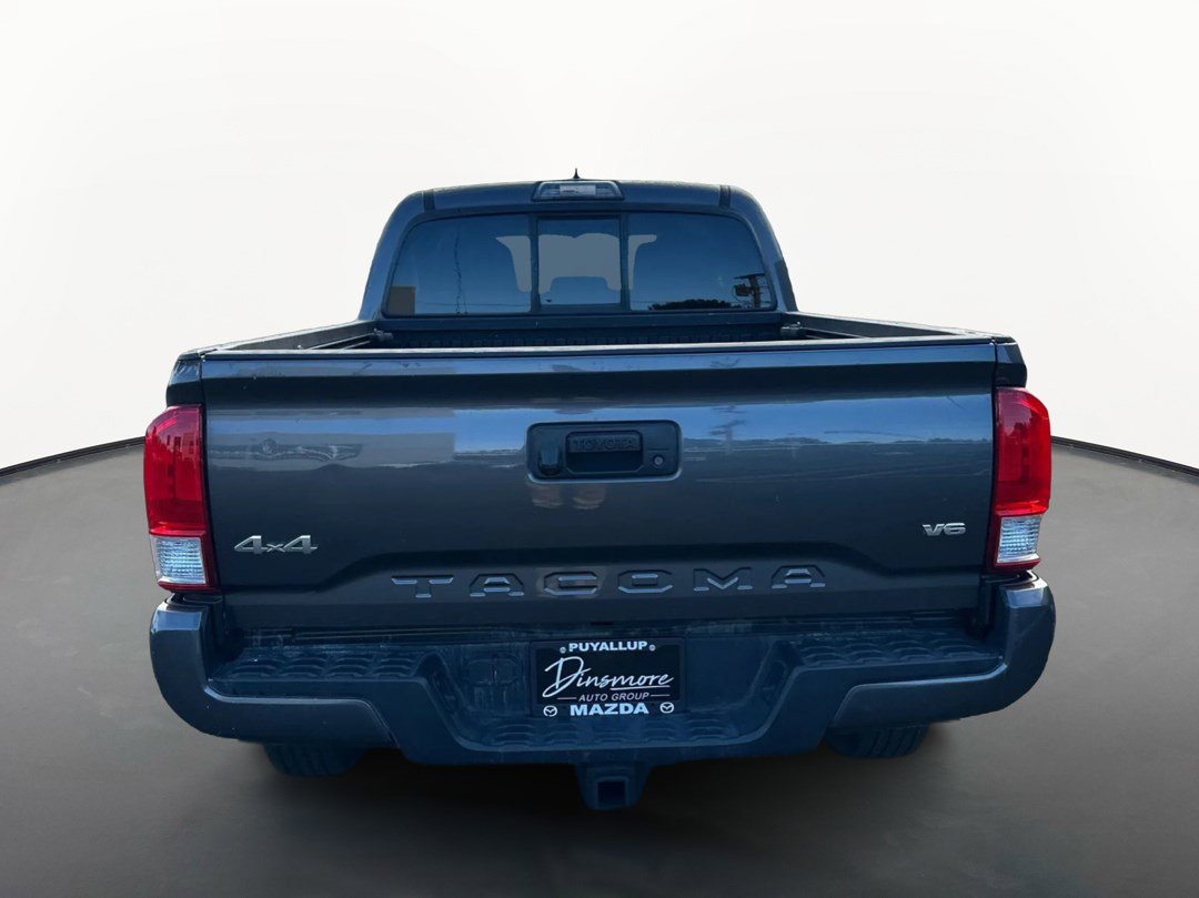 Used 2016 Toyota Tacoma SR5 AWD/4WD image 4