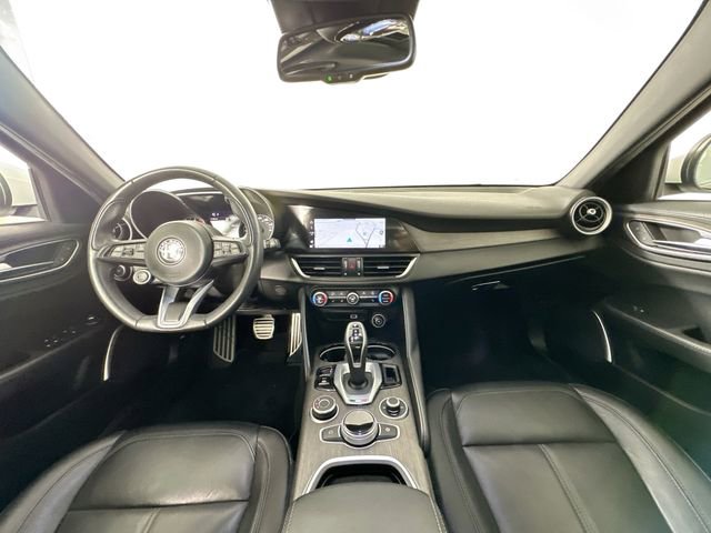 Used 2022 Alfa Romeo Giulia Ti image 3