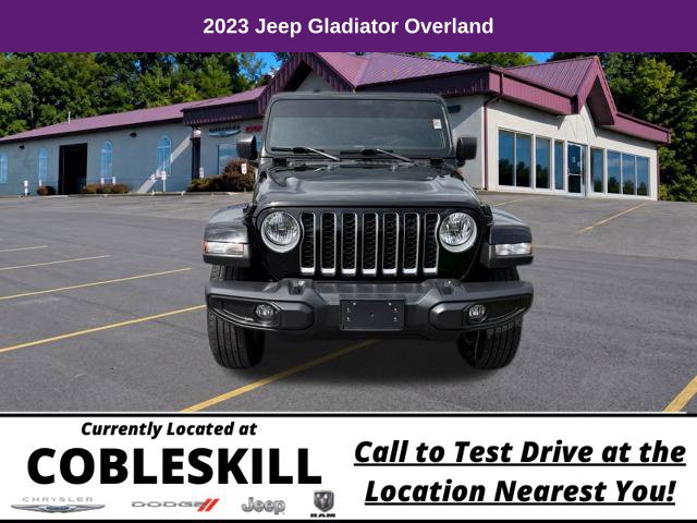 Used 2023 Jeep Gladiator Overland AWD/4WD image 2