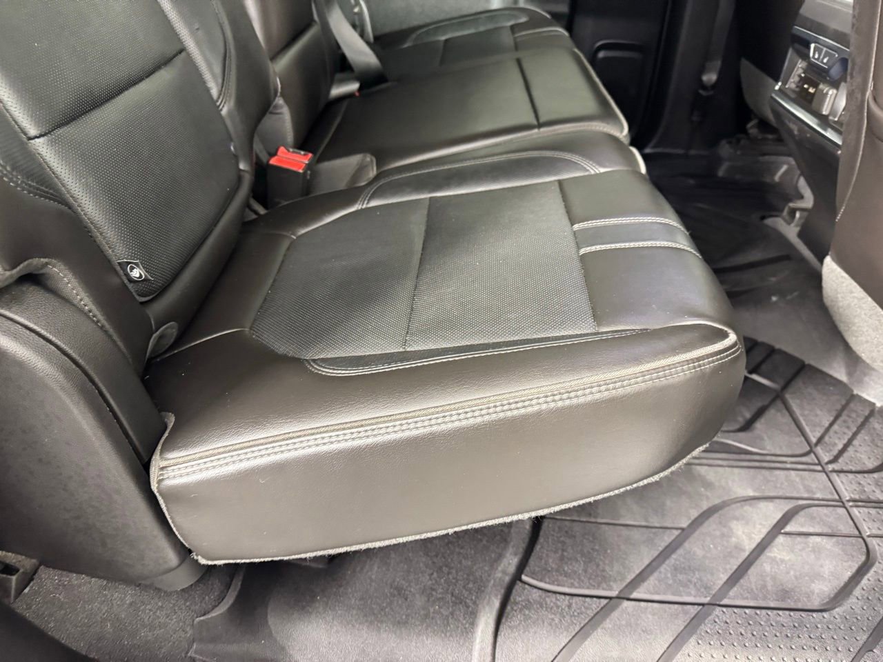 Used 2019 Chevrolet Silverado 1500 High Country image 31