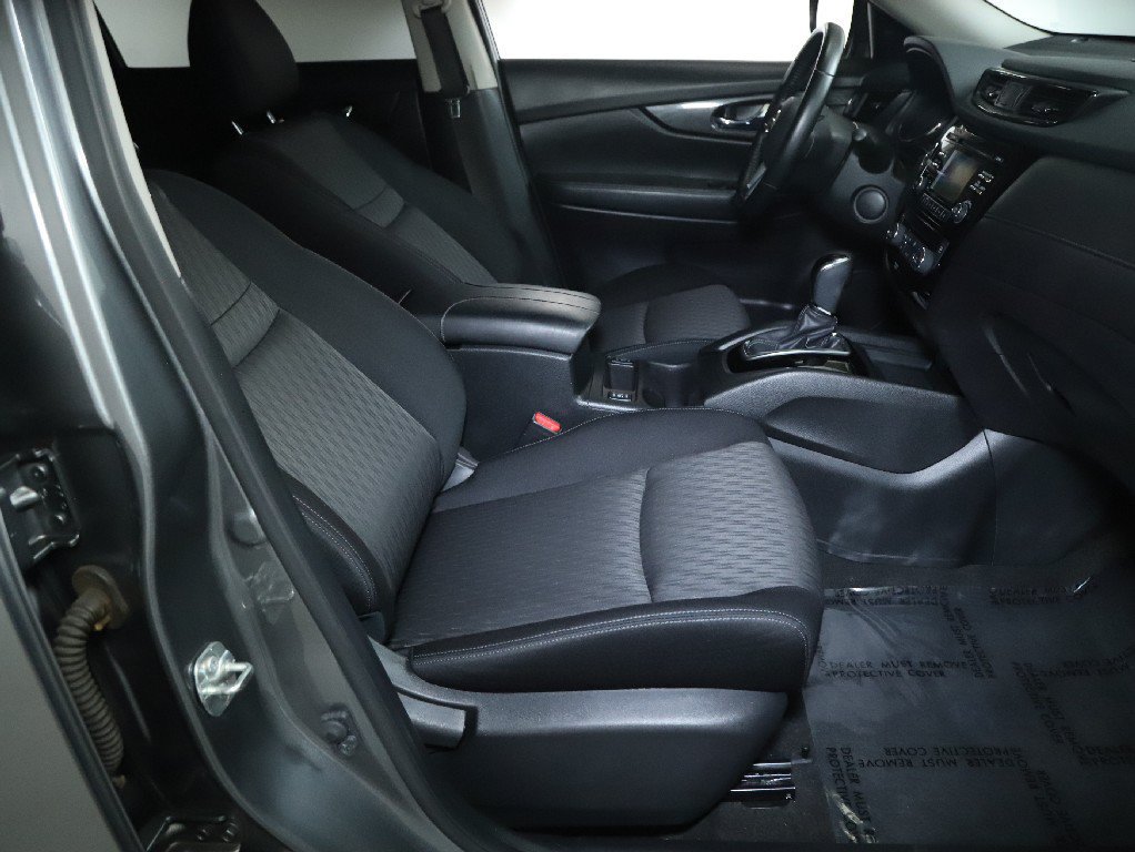 Used 2017 Nissan Rogue SV w/ Sun & Sound Touring Package AWD/4WD image 36