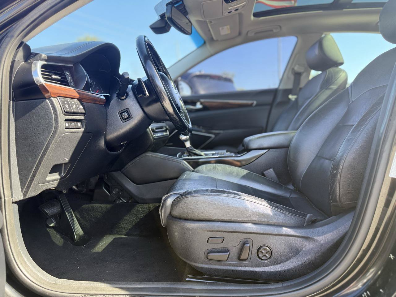 Used 2017 Kia Cadenza Technology FWD image 5