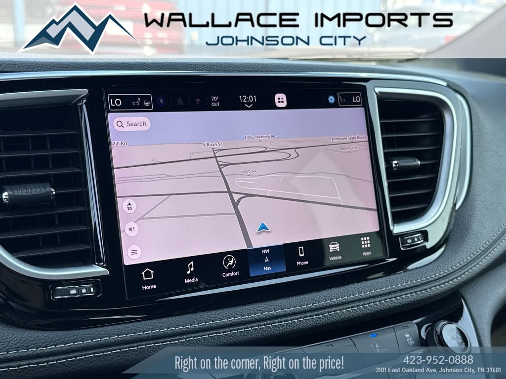 Used 2025 Chrysler Pacifica Limited FWD image 25