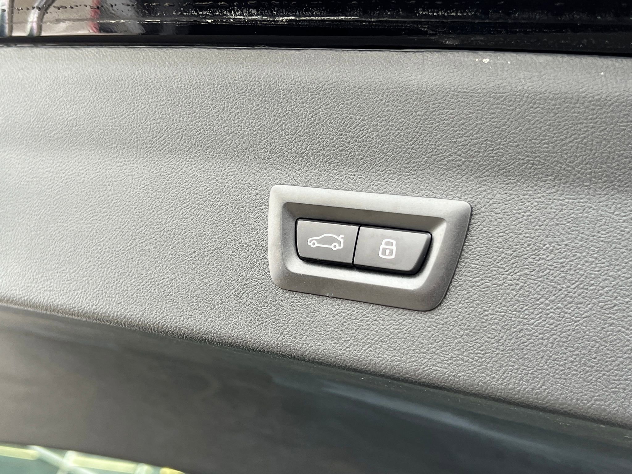 Used 2024 BMW X4 xDrive30i w/ M Sport Package image 21