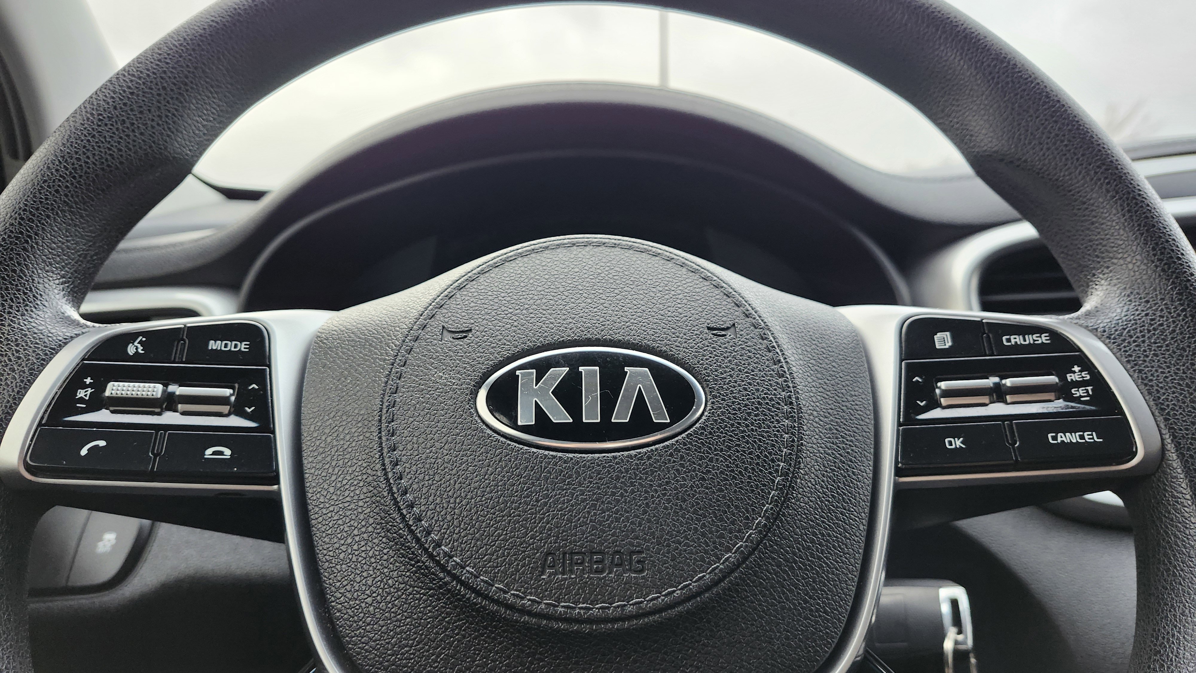 Used 2020 Kia Sorento LX image 25