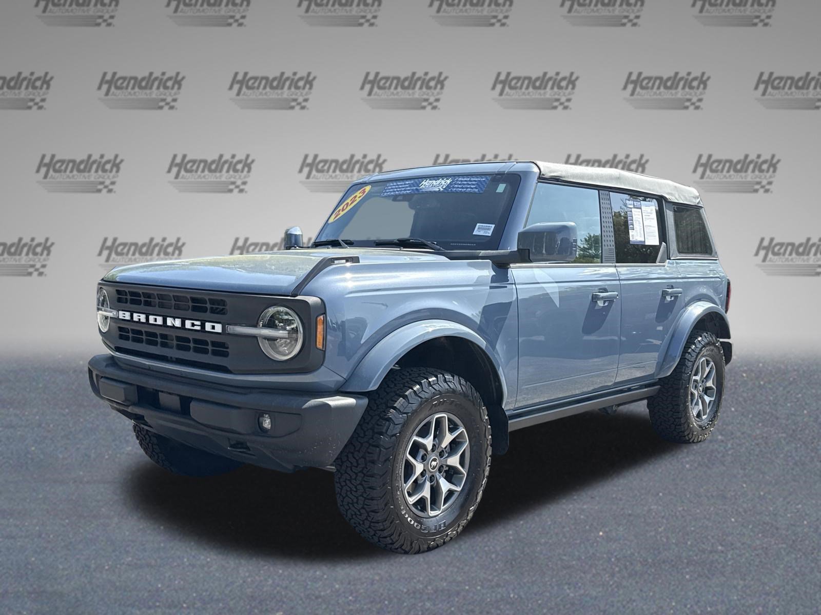 Used 2023 Ford Bronco Outer Banks image 4