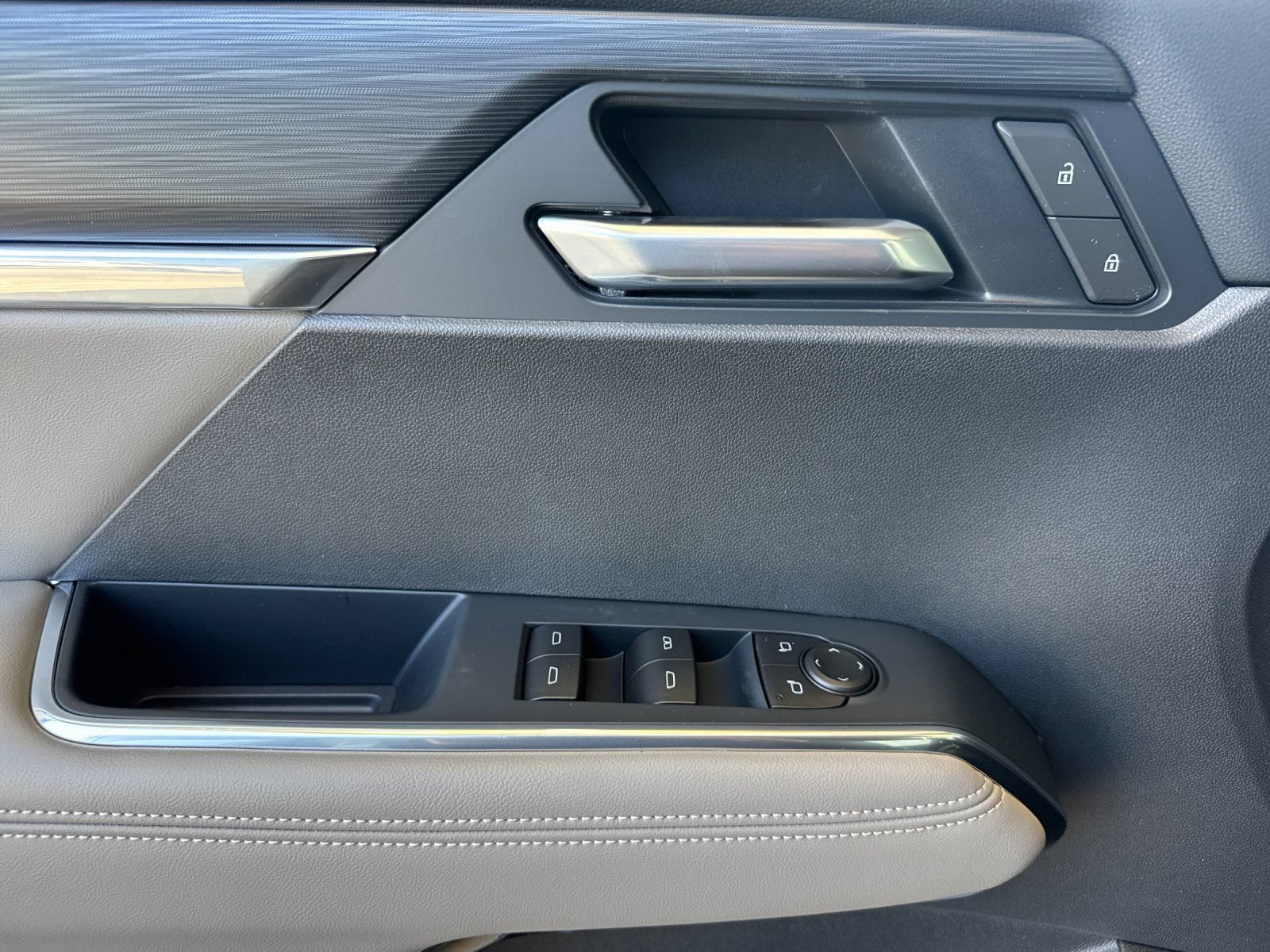 New 2026 GMC Acadia Elevation w/ LPO, All-Weather Package FWD image 10