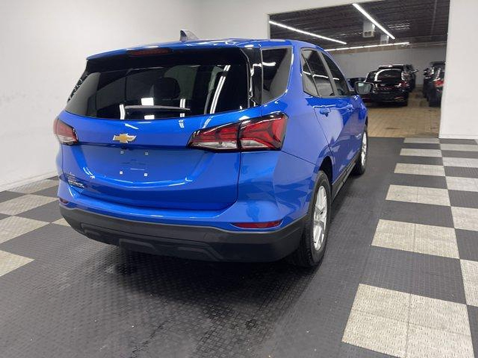 Used 2024 Chevrolet Equinox LS w/ LS Convenience Package FWD image 4