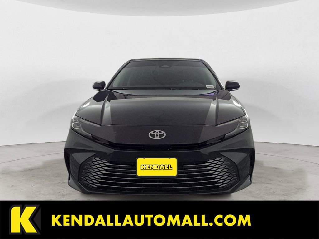 Used 2025 Toyota Camry XLE image 8