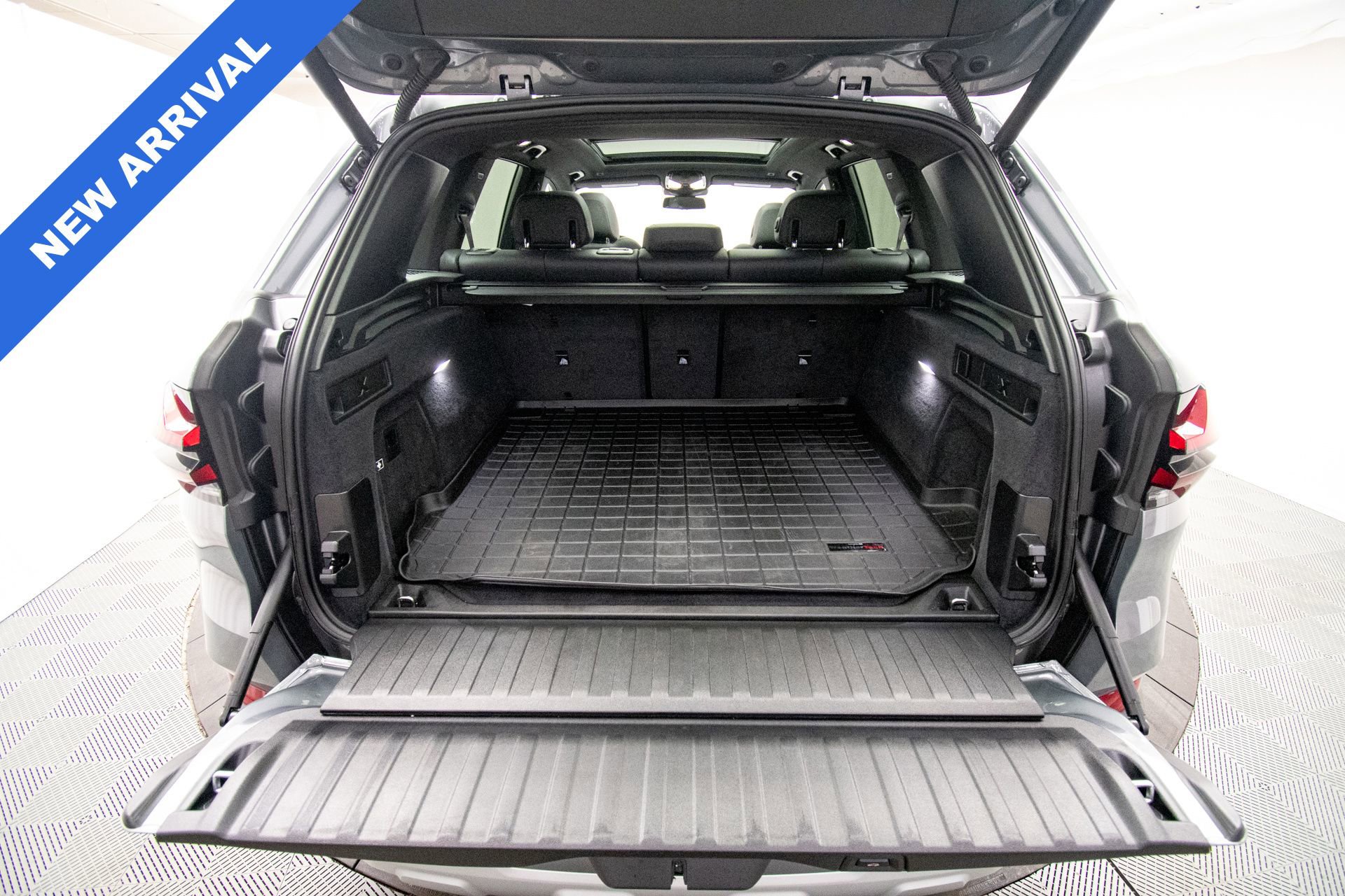 Used 2024 BMW X5 xDrive40i w/ Parking Assistance Package AWD/4WD image 33