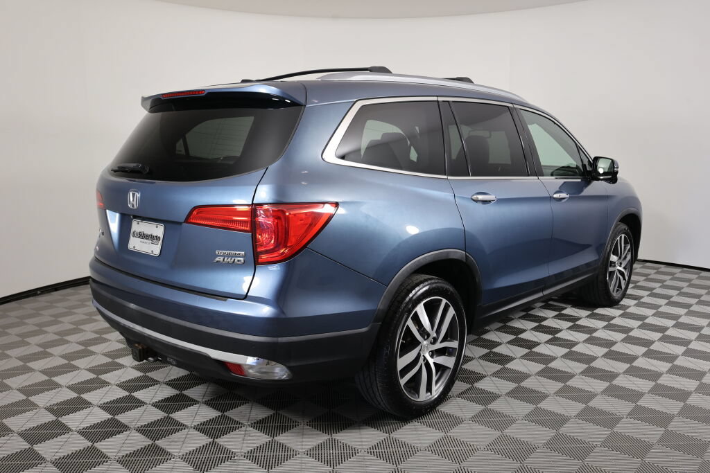 Used 2016 Honda Pilot Touring image 2