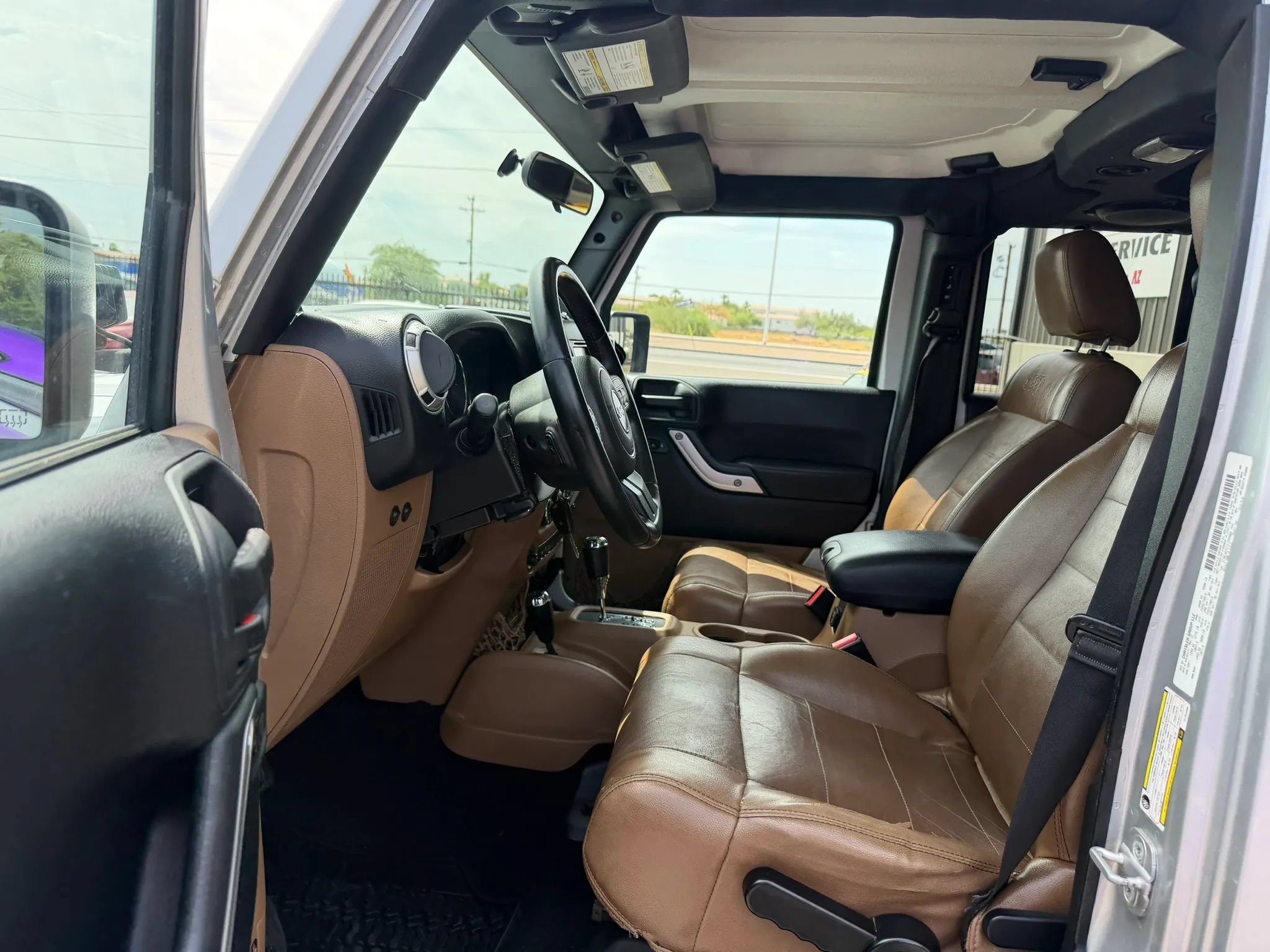 Used 2012 Jeep Wrangler Unlimited Sahara w/ Connectivity Group AWD/4WD image 19