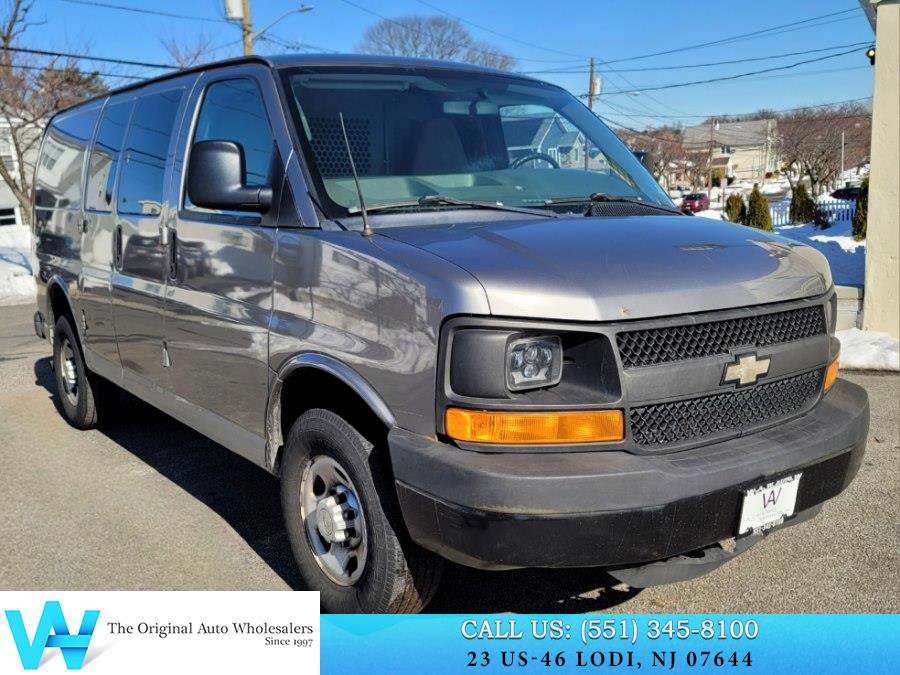 Used 2010 Chevrolet Express 2500 image 1