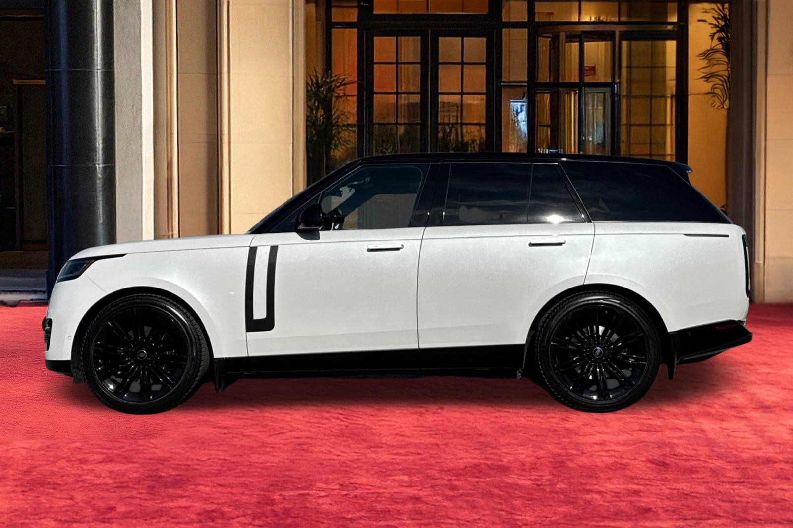 Certified 2023 Land Rover Range Rover SE image 3