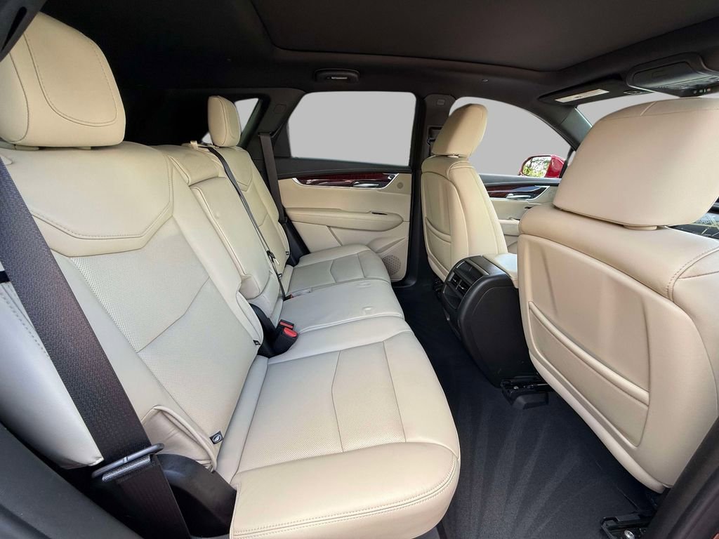 Used 2019 Cadillac XT5 Luxury AWD/4WD image 16