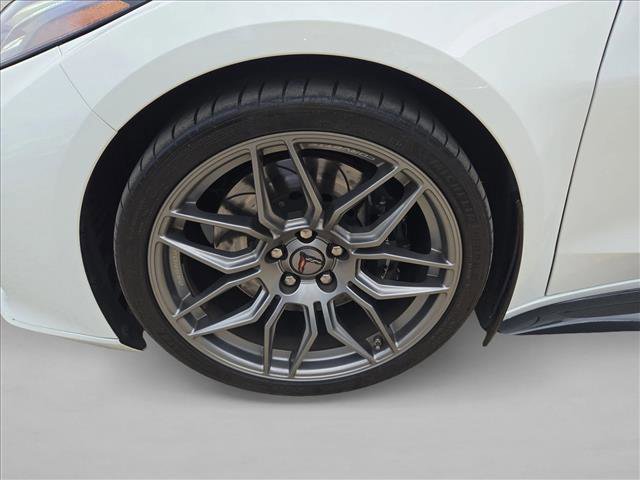 Used 2024 Chevrolet Corvette Z06 RWD image 18