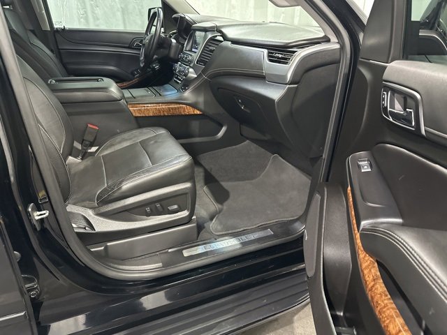 Used 2020 Chevrolet Suburban Premier image 19