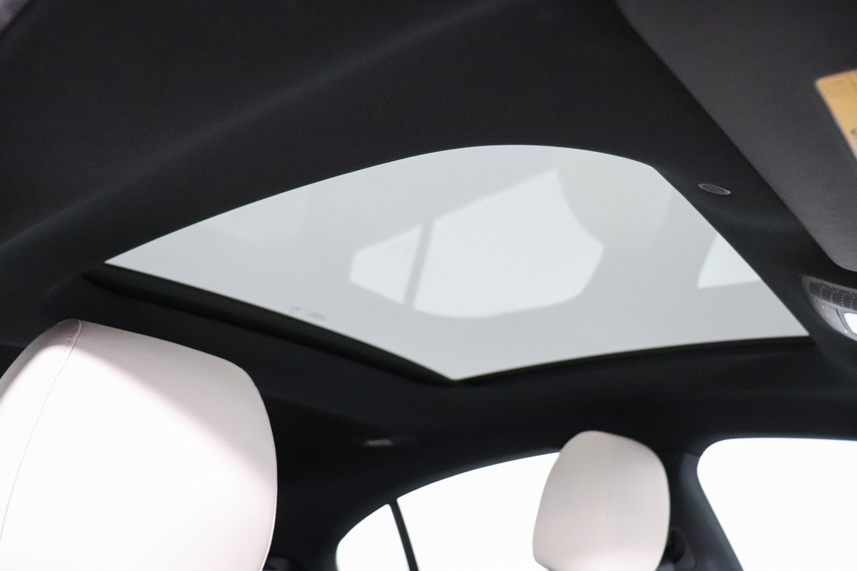 Used 2023 Mercedes-Benz CLA 250 4MATIC image 13