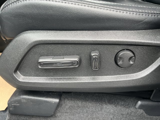 Used 2025 Honda Pilot Touring image 16