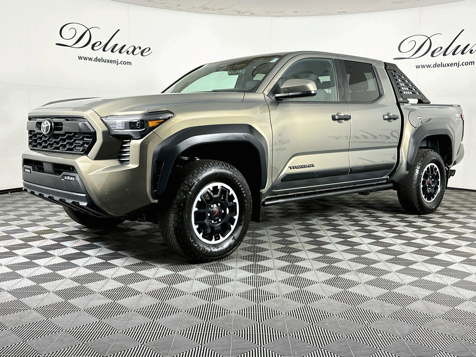Used 2024 Toyota Tacoma TRD Off-Road AWD/4WD image 3