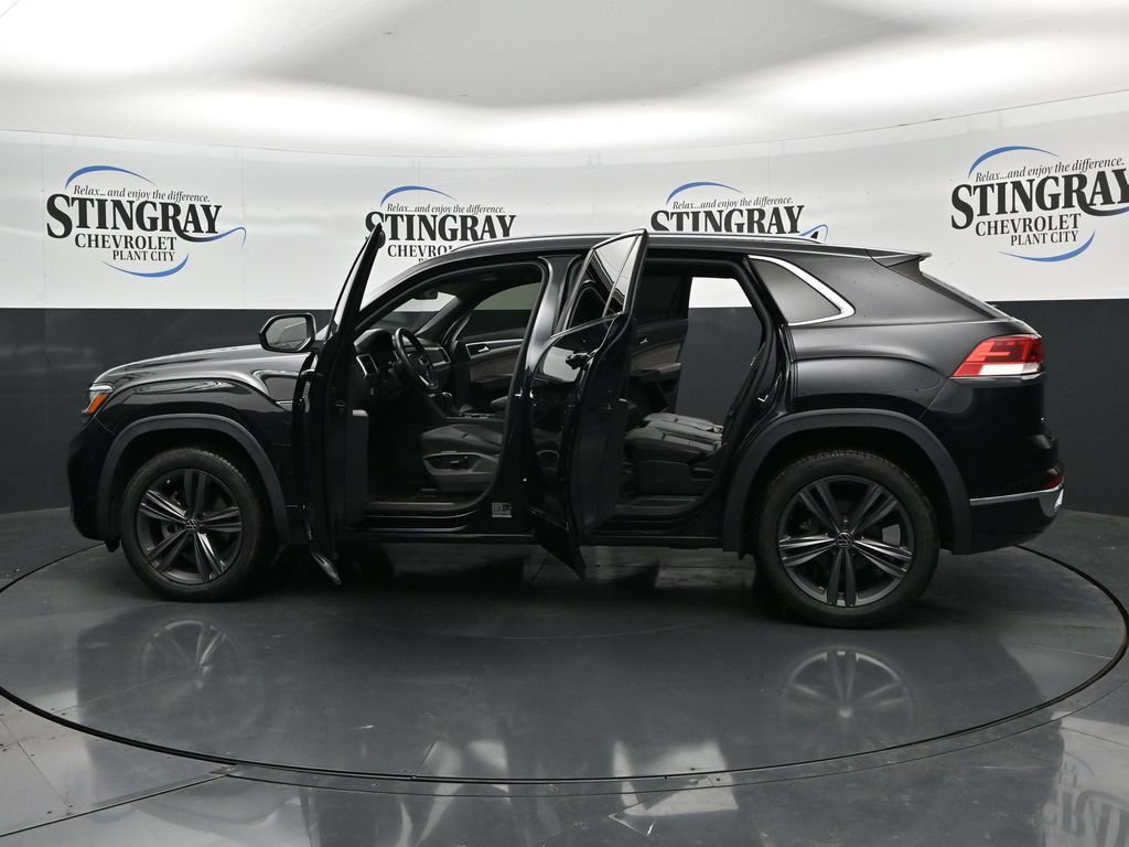 Used 2022 Volkswagen Atlas Cross Sport SEL R-Line AWD/4WD image 37