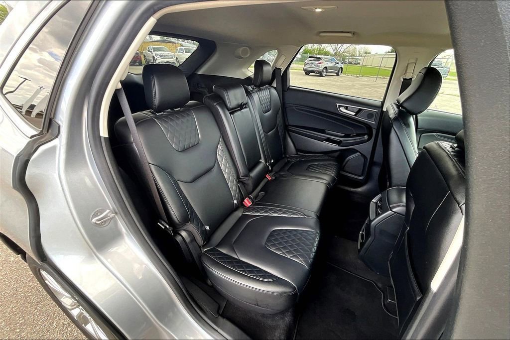 Used 2024 Ford Edge Titanium image 37