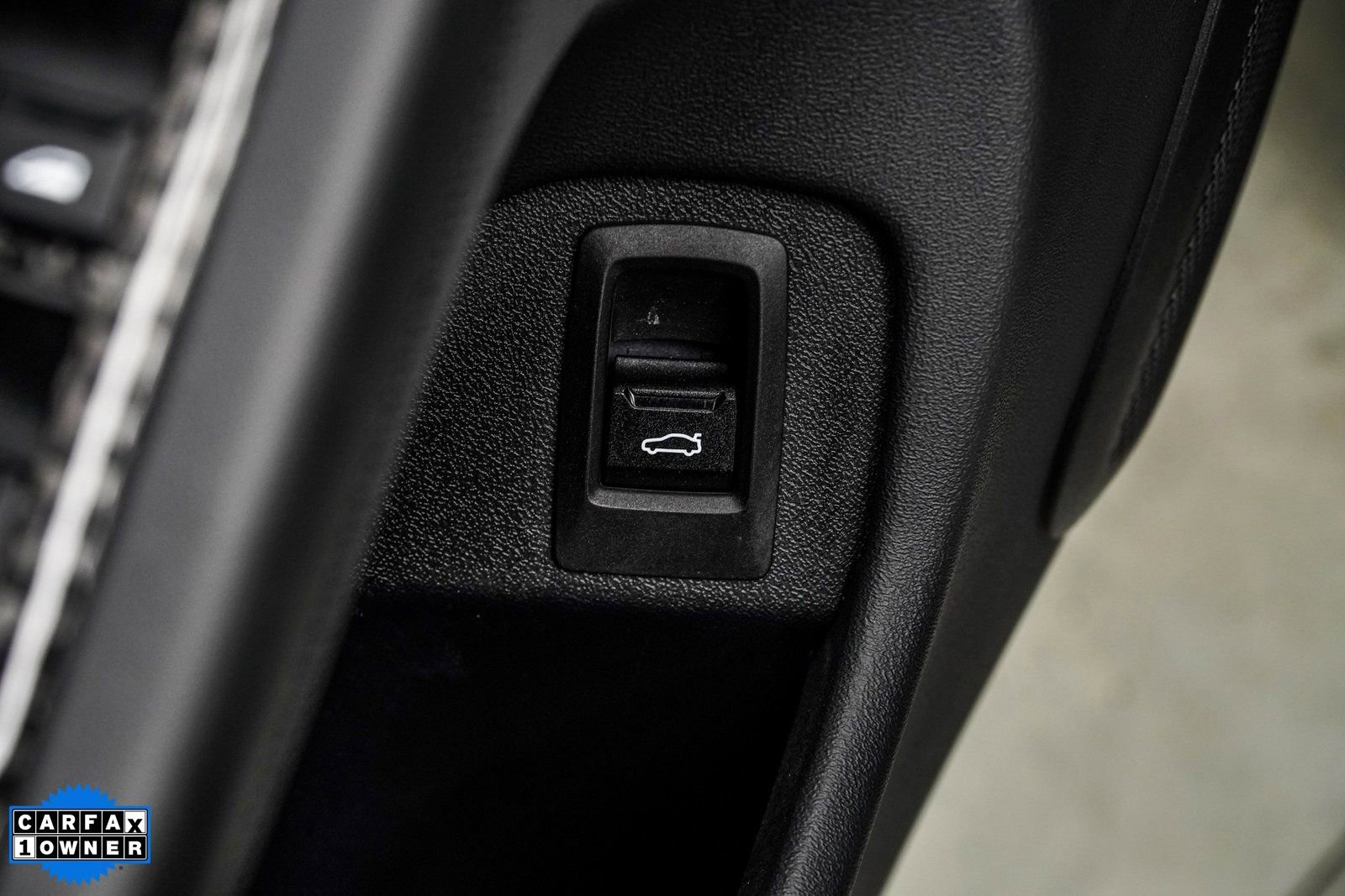 Used 2025 BMW i5 M60 w/ Premium Package image 35