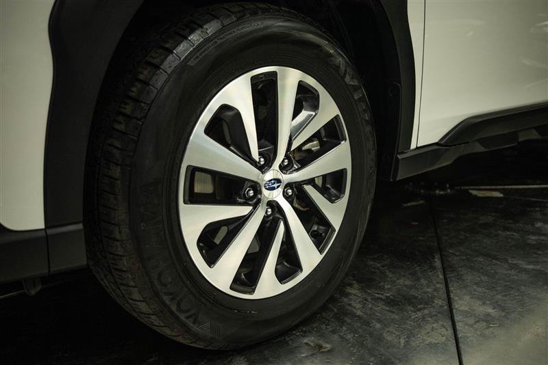 Used 2025 Subaru Outback Premium AWD/4WD image 3