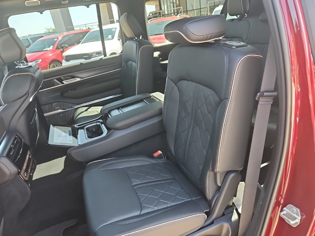 New 2026 Jeep Grand Wagoneer L Summit AWD/4WD image 22