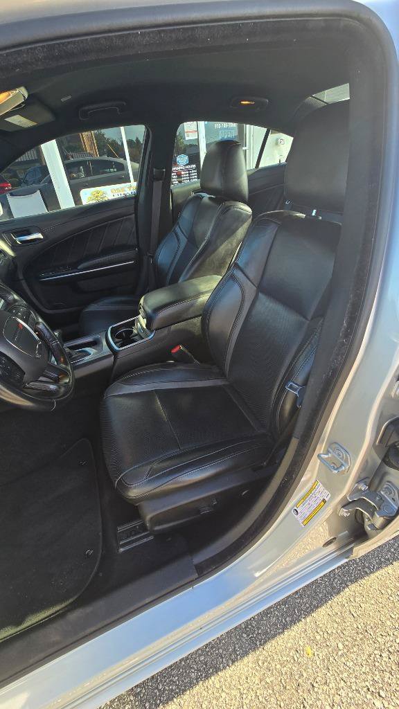 Used 2022 Dodge Charger SXT w/ Plus Group RWD image 9