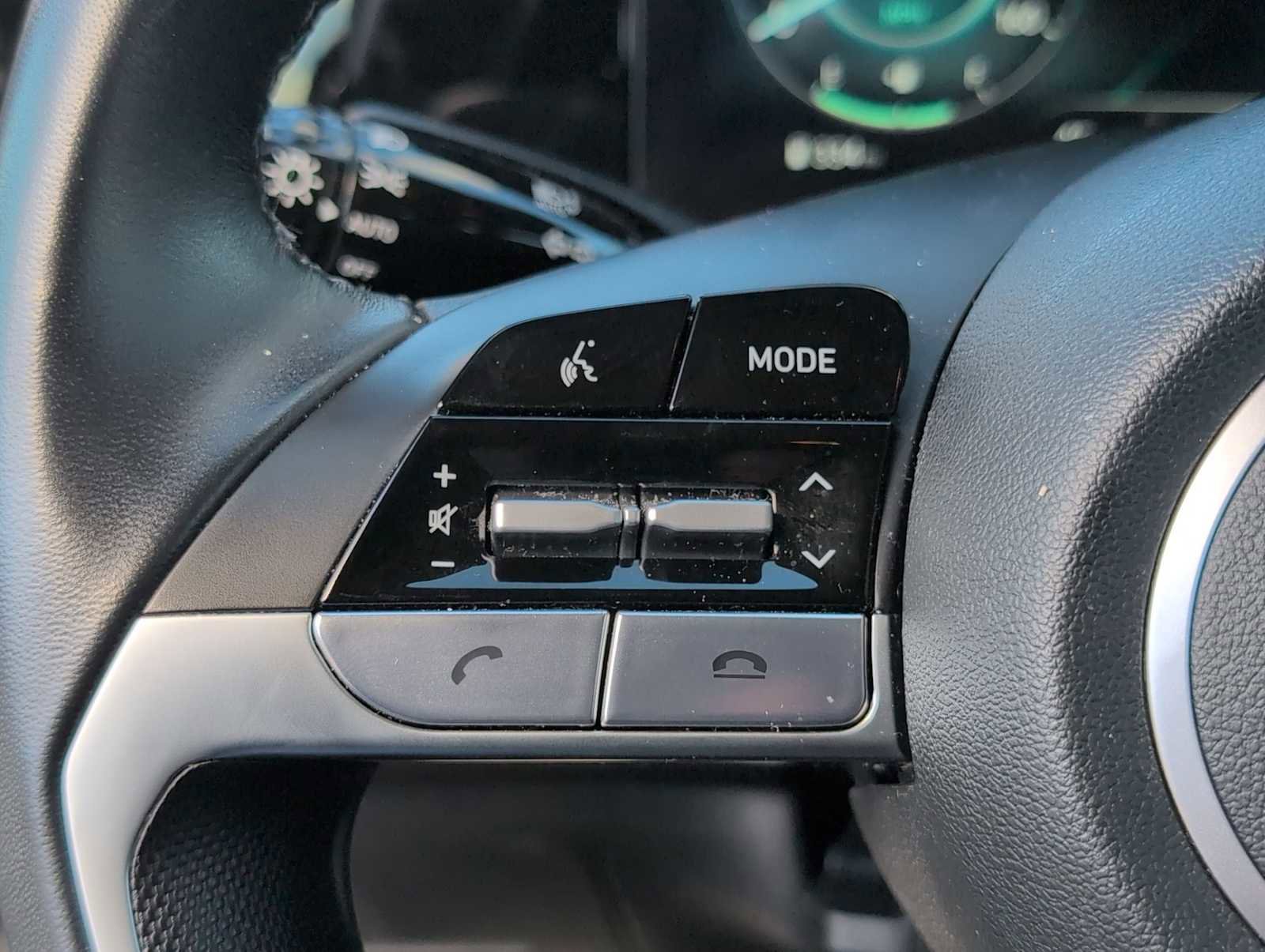 Used 2023 Hyundai Elantra Limited image 23