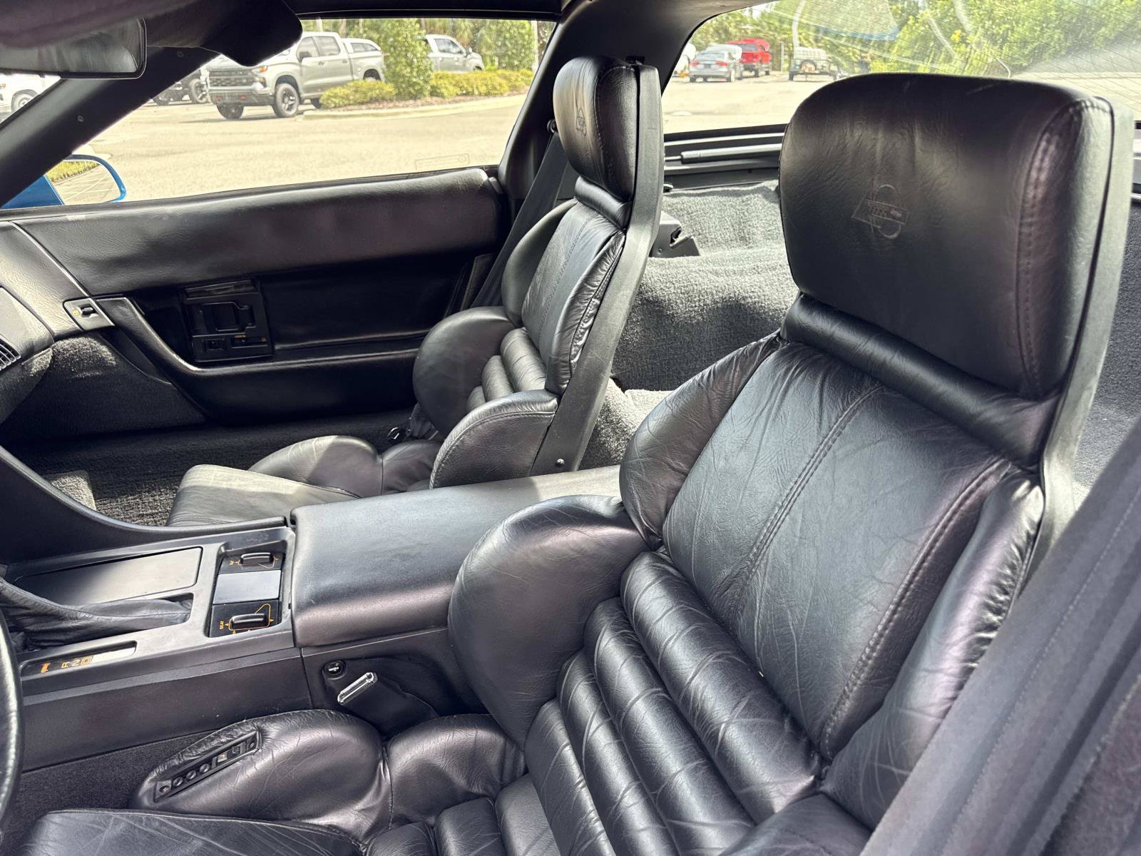 Used 1993 Chevrolet Corvette Coupe RWD image 18