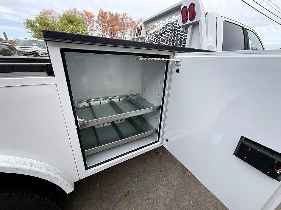 New 2026 RAM 5500 4x4 Crew Cab image 7