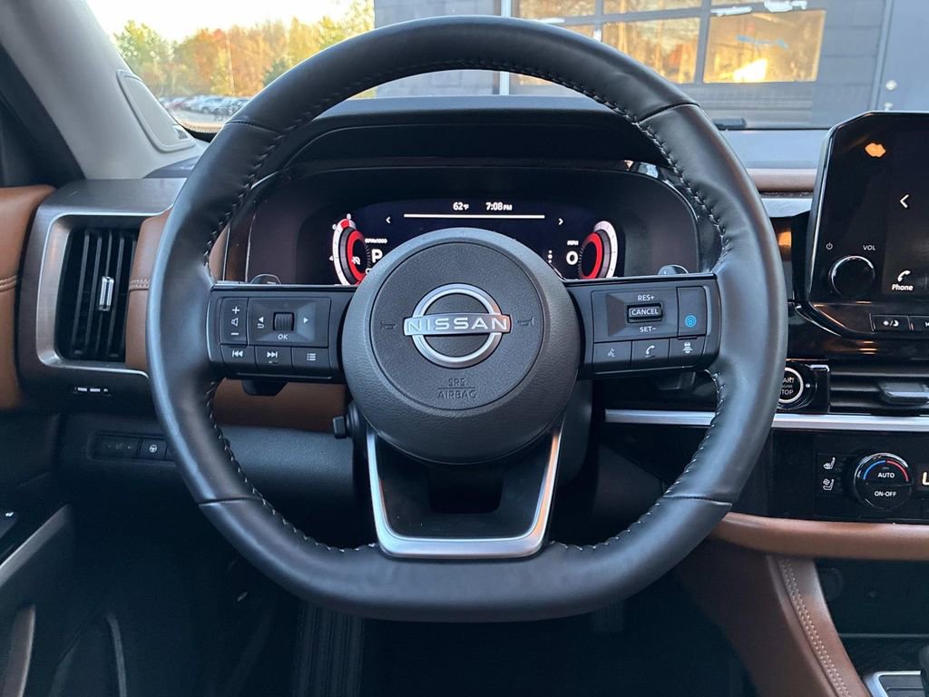 Certified 2024 Nissan Pathfinder Platinum w/ Black Appearance Package AWD/4WD image 20
