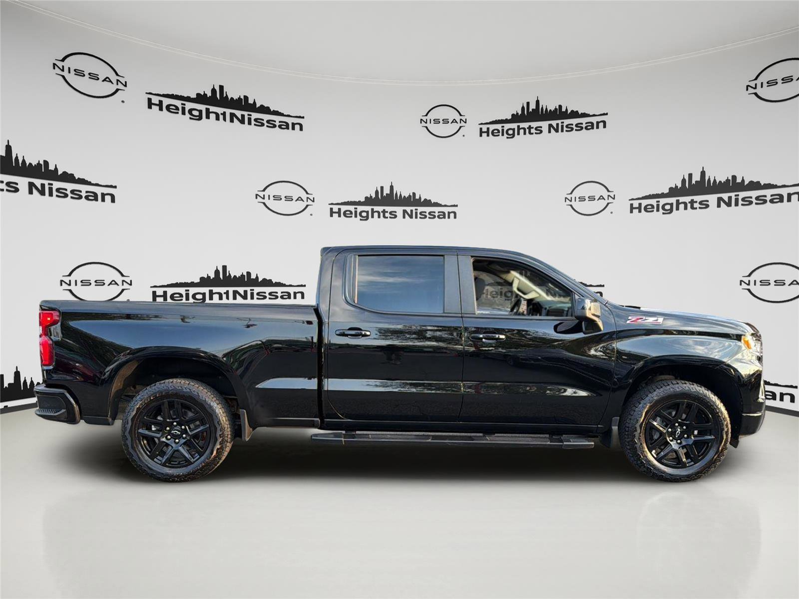 Used 2023 Chevrolet Silverado 1500 RST AWD/4WD image 6