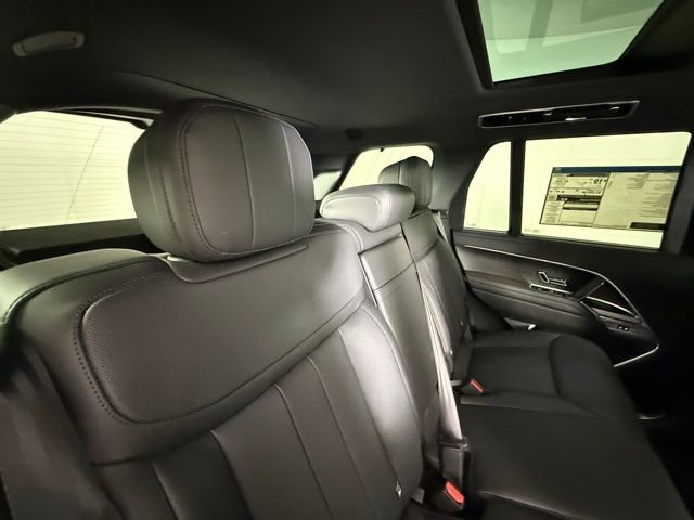 New 2025 Land Rover Range Rover SE image 27