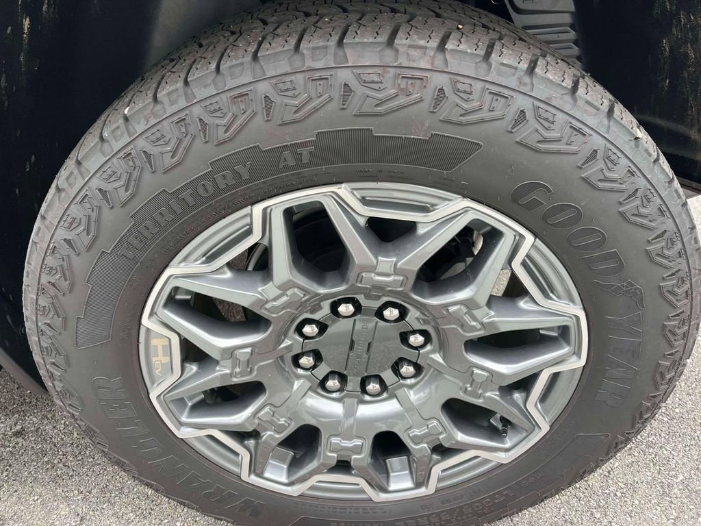 Used 2024 GMC Hummer EV 3X image 11