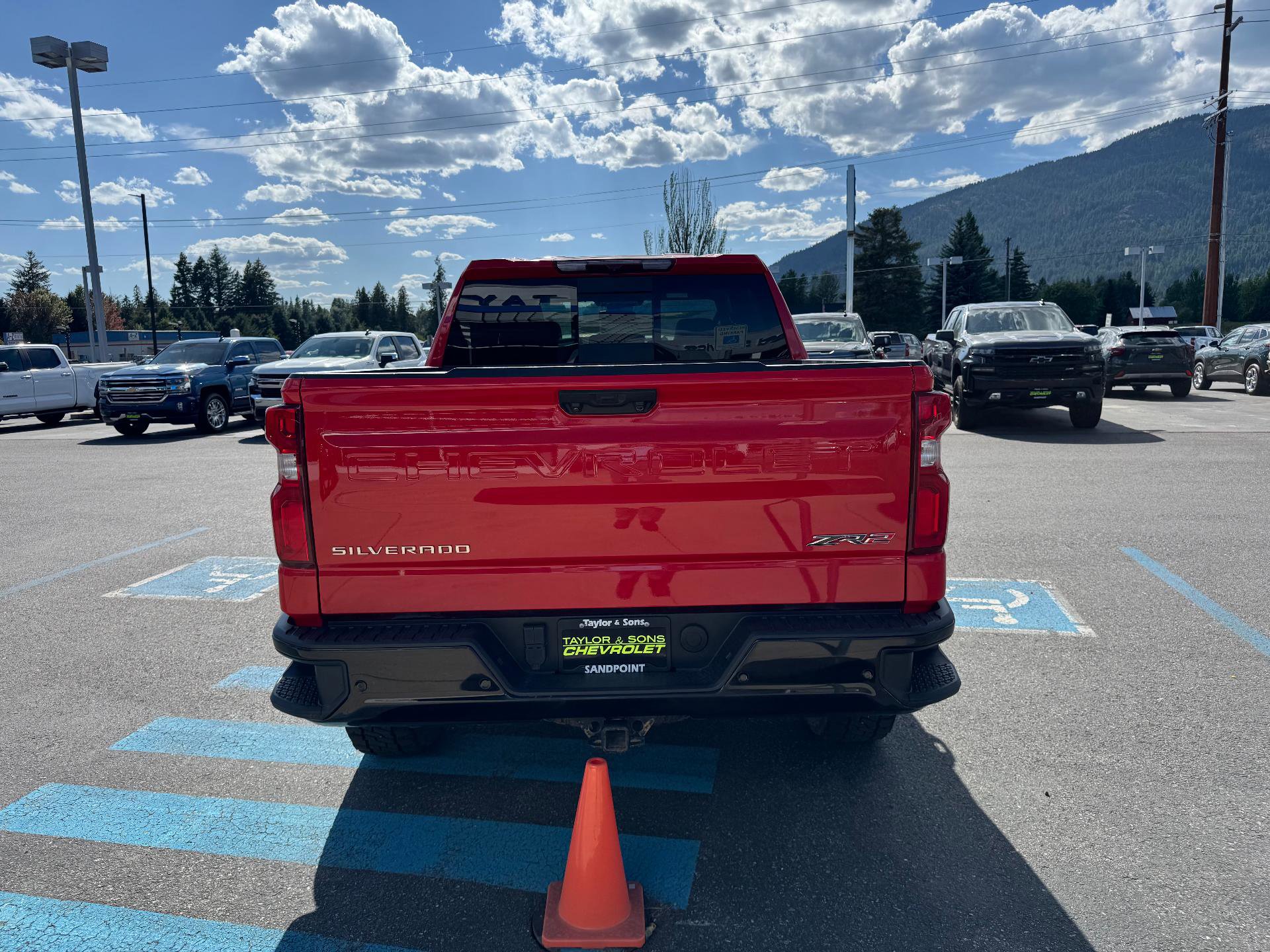 Used 2023 Chevrolet Silverado 1500 ZR2 image 6