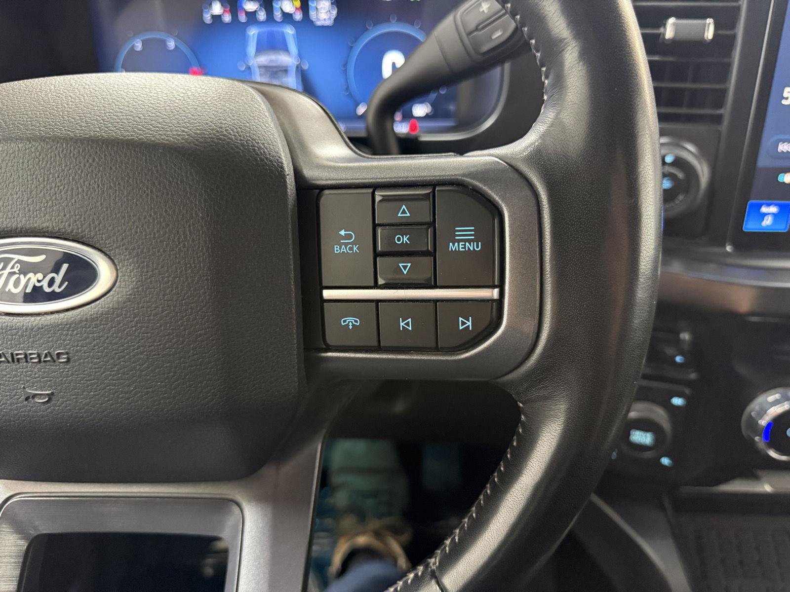 Used 2023 Ford F250 Lariat w/ Lariat Ultimate Package AWD/4WD image 14
