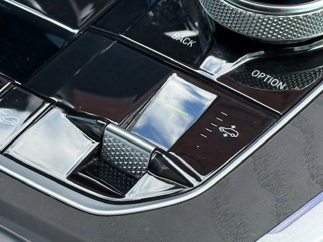 Used 2022 BMW X7 M50i image 39