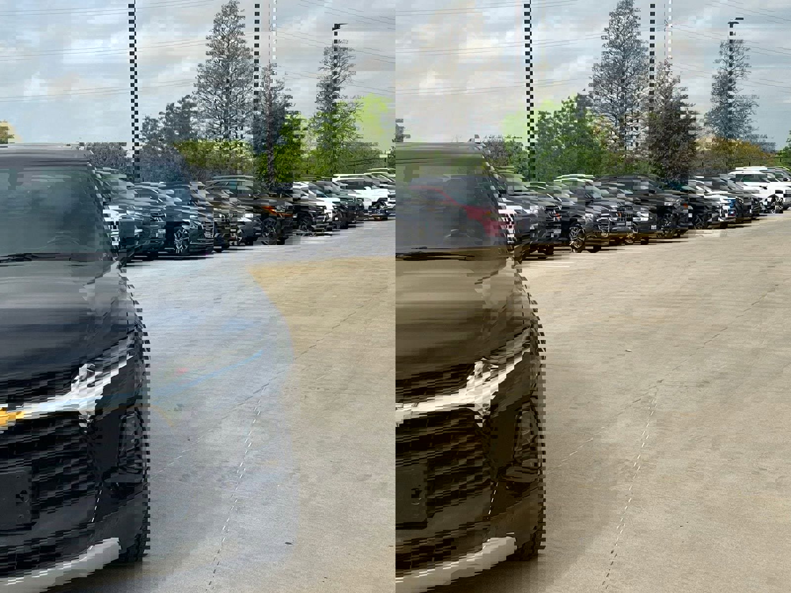 Used 2019 Chevrolet Blazer LT w/ Sun and Wheels Package FWD image 3