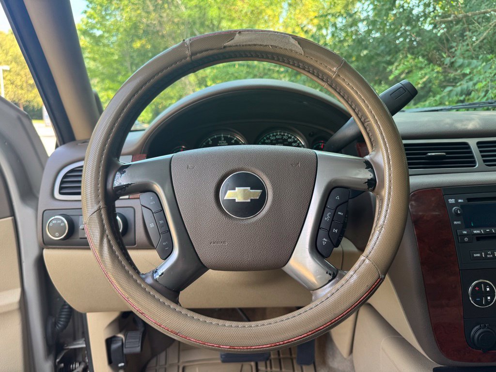 Used 2009 Chevrolet Suburban LT AWD/4WD image 13