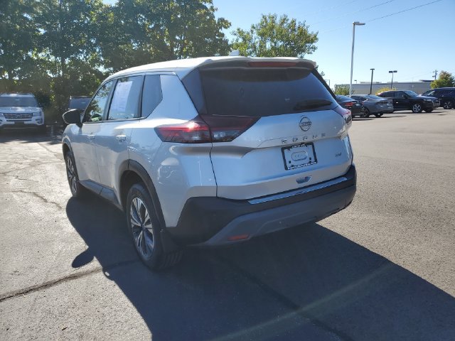 Used 2022 Nissan Rogue SV FWD image 3