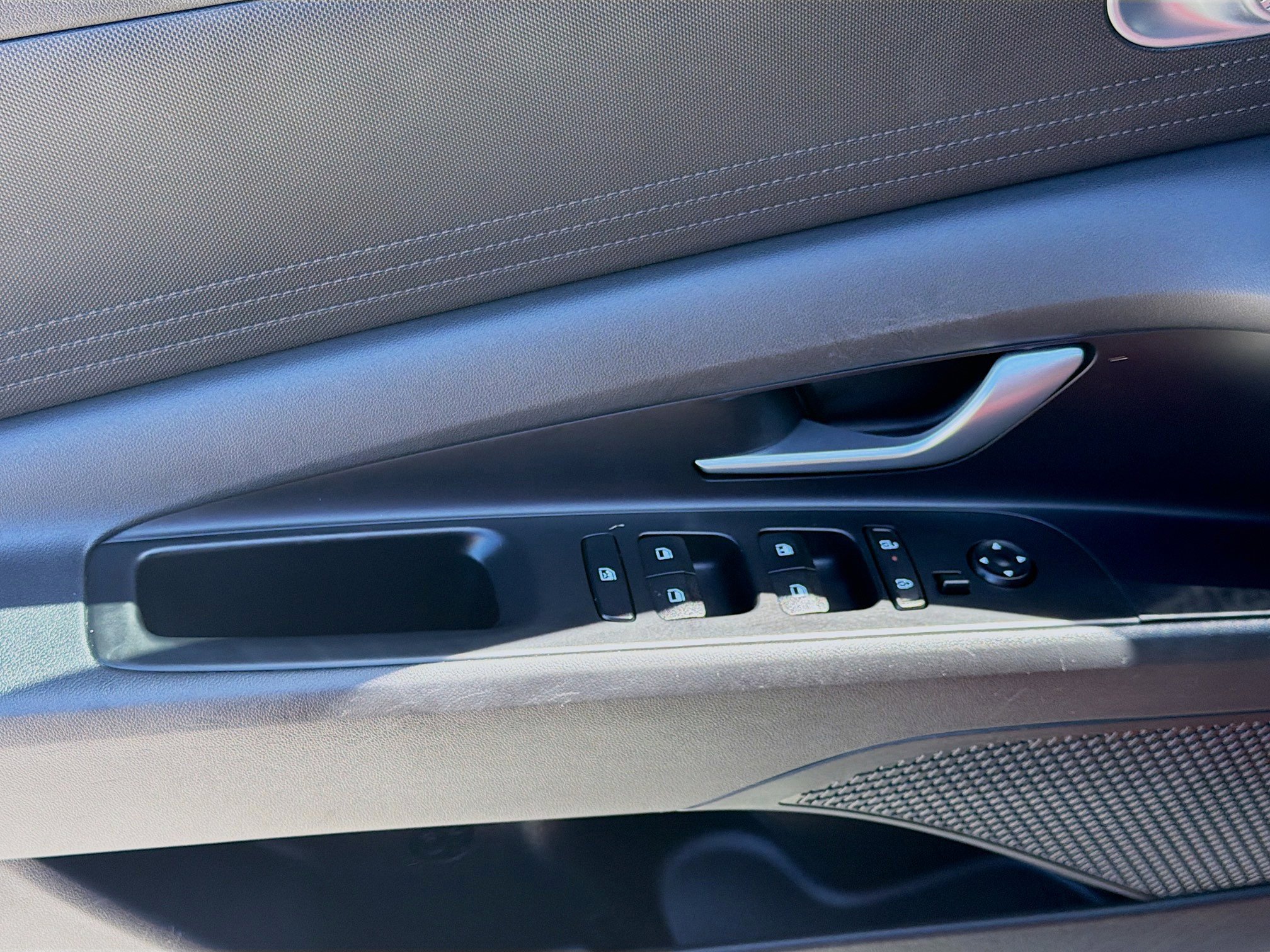 Used 2025 Hyundai Elantra SE image 14