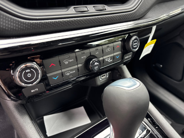 New 2026 Jeep Compass Limited AWD/4WD image 25