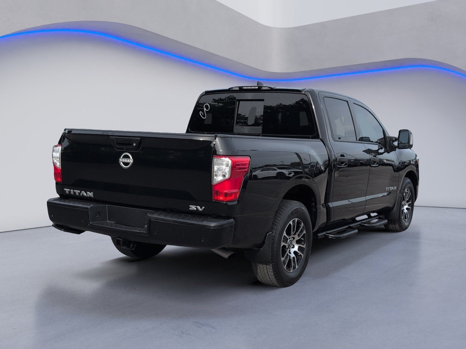 Used 2024 Nissan Titan SV w/ SV Convenience Package RWD image 3