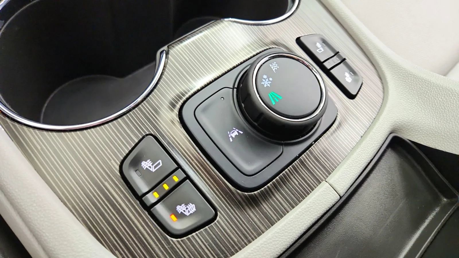 Used 2023 GMC Acadia SLT image 29